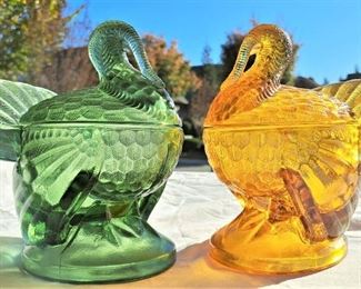 COVERED GLASS TURKEY DISH