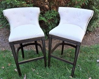 BEAUTIFUL LINEN BARSTOOLS