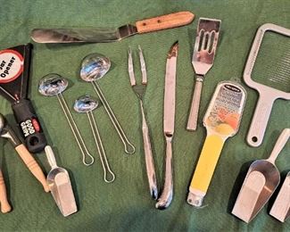 KITCHEN GADGETS LOT
