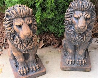 LARGE CEMENT LION STATUES VERY COOL