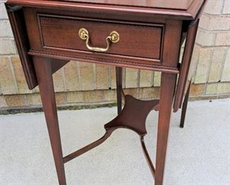 WELLINGTON HALL HEKMAN END TABLE