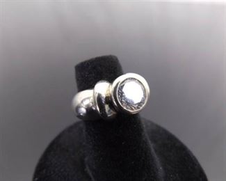 .925 Sterling Silver Zirconia Solitaire Ring Size 4.5
