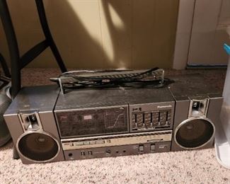 Vintage radio with speakers