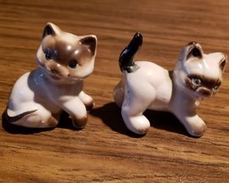 Siamese cat figurines