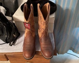 Ariat women boots size 8