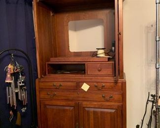 Bob Timberlake entertainment center, 2 small easels, windchimes