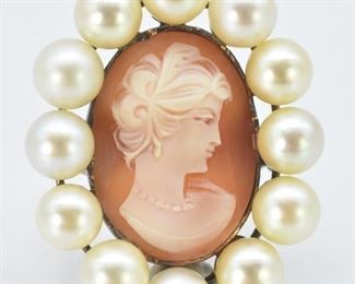 14K Gold Cameo Ring with Pearls