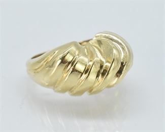 14K Yellow Gold Scroll Design