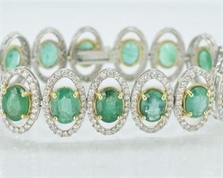 19.5 CT Emerald Bracelet with 4.5 ct Diamonds