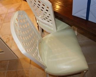 4 side chairs and 2 armchairs