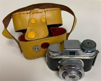 https://www.agesagoestatesales.com KL4007 Crystar Mini Camera Yellow Leather Case