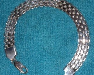 https://www.agesagoestatesales.com RAB3089 VINTAGE 7 INCH ISC STERLING SILVER CHAIN BRACELET ITALY
