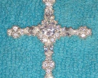 https://www.agesagoestatesales.com RAB3110 VINTAGE STERLING SILVER WITH CZ STONES CROSS CHAIN FAB
