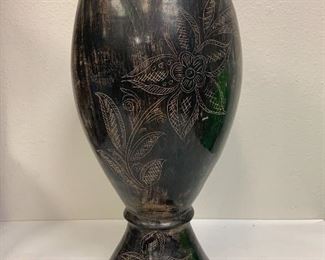 https://www.agesagoestatesales.com JF4037 Large Flower Etched Vase
