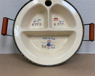 https://www.agesagoestatesales.com JF4038 Excello Little B Peep Childs Sectioned Warming Plate