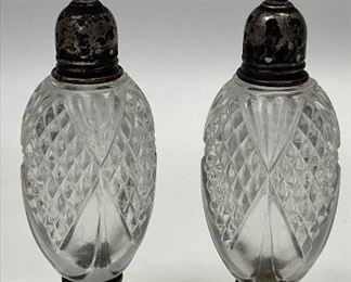 https://www.agesagoestatesales.com NW1046 STERLING SILVER AND GLASS SALT AND PEPPER SHAKER