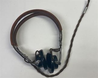 https://www.agesagoestatesales.com NW1050 VINTAGE DOMINION ELECTRIC HOME HEAD PHONE SET, NEED CORD REPAIR