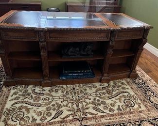 Hekman Executive Desk (Finished on all sides) 