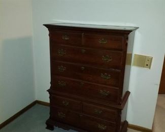 Pennsylvania Housetall dresser
