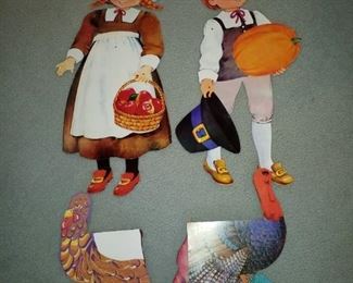 Vintage Thanksgiving paper goods