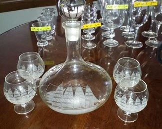 Ship decanter with glasses