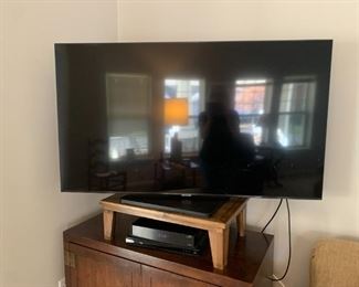 (6) $300 - Samsung 55" Smart Television with remote and stand.  Manufactured JAN2021.   Model UN55TU7000FXZA S/N 09LPCAR135084R