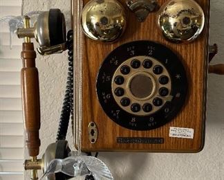 Wall mount telephone