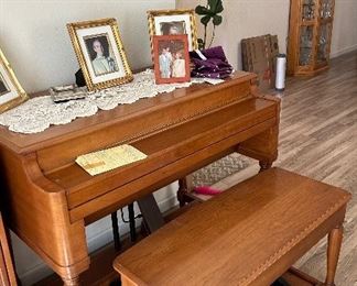 1960’s organ with speaker 