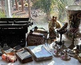 Antique type writers, 