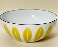 Catherineholm white on wheat lotus bowl MCM Enamel Bowl