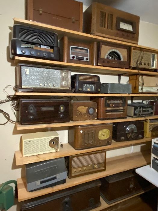 Tons of vintage radios in various states of repair. Very decorative!