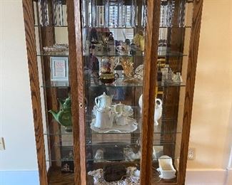 Smaller display cabinet