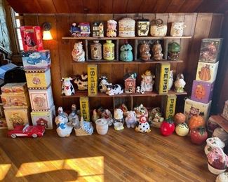 Cookie Jars (Farmhouse, Fruit, Collectibles, etc) 