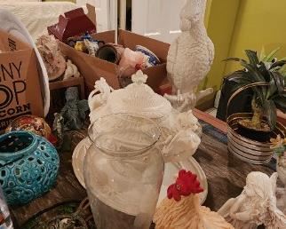 Cookie jar and more collectible