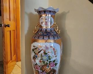 Large Chinese vase