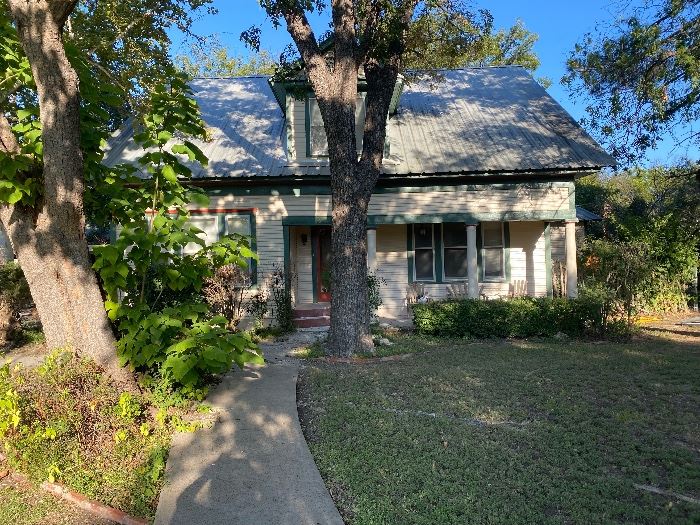 ESTATE SALE with ANTIQUES in Eden, TX starts on 11/11/2022