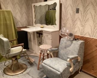 Vintage salon station