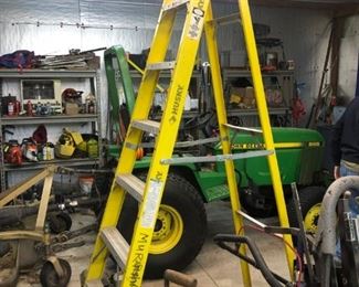 Husky  8ft fiberglass ladder 