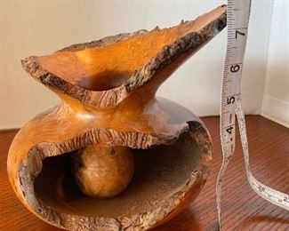 #24 -$60 San Fransisco wood carved Bruce Abbott 2013 Buck eye wood carved vase 