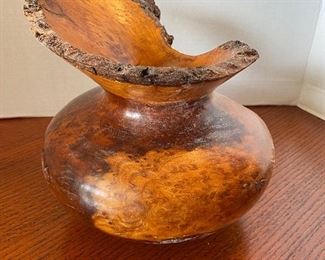 #24 -$60 San Fransisco wood carved Bruce Abbott 2013 Buck eye wood carved vase 