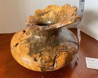 #25 - $48 San Fransisco wood carved Bruce Abbott 2007 Buck eye burch wood carved vase 
