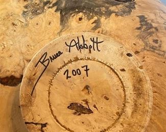 #25 - $48 San Fransisco wood carved Bruce Abbott 2007 Buck eye burch wood carved vase 