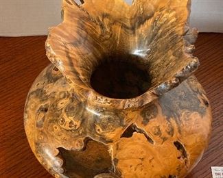 #26 - $48 San Fransisco wood carved Bruce Abbott 2010 Buck eye burch wood carved vase 