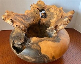 #26 - $48 San Fransisco wood carved Bruce Abbott 2010 Buck eye burch wood carved vase 