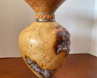 #28 - $60 - San Fransisco wood carved Bruce Abbott 2013 Buck eye wood carved vase 