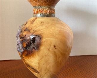 #28 - $60 - San Fransisco wood carved Bruce Abbott 2013 Buck eye wood carved vase 