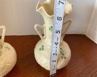 #38 - $36 Pair of beleek Irish vases - Mint condition. 