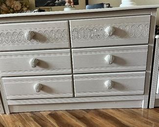 Low chest with six drawers
