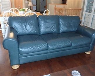 LEATHER SOFA EXCELLENT CONDITION