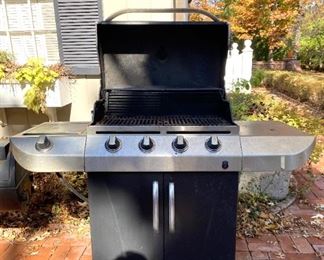 Char Broil 4 Burner Free Standing Propane 3200BTU  Gas Grill  $495 offered for $275